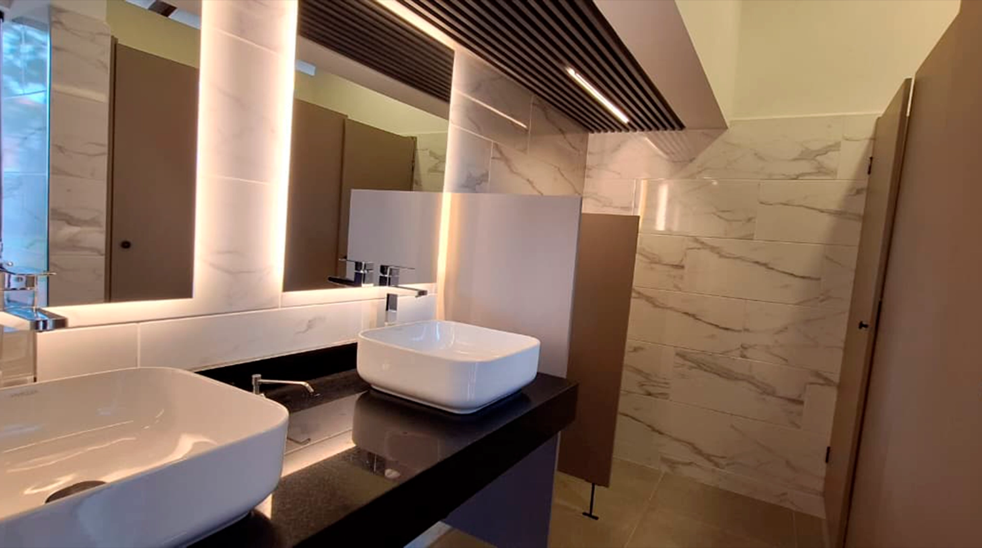 Baños Club Campestre - Imagen 2